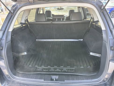 Used 2012 Subaru Outback 3.6R Limited w/ Moonroof Pkg image 16