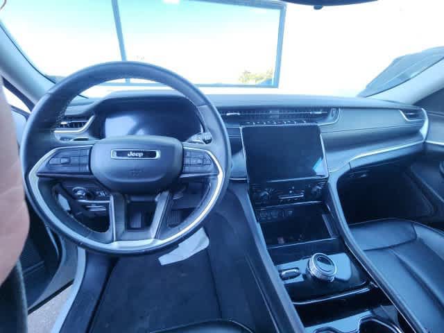 Used 2023 Jeep Grand Cherokee L Limited AWD/4WD image 27