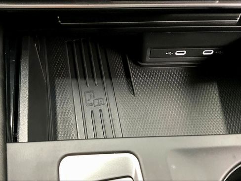 Used 2025 Volkswagen Atlas SE image 35