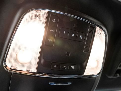 Used 2021 Jeep Grand Cherokee Limited image 28