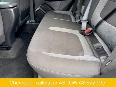 Used 2023 Chevrolet TrailBlazer LT FWD image 16