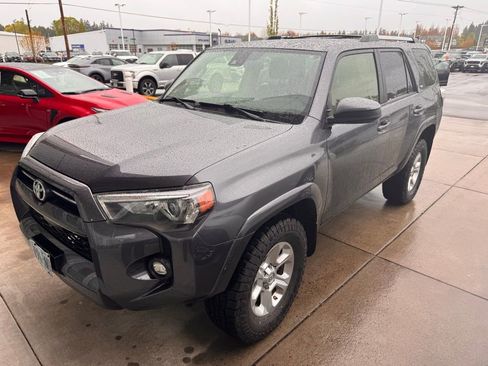 Used 2021 Toyota 4Runner SR5 image 2