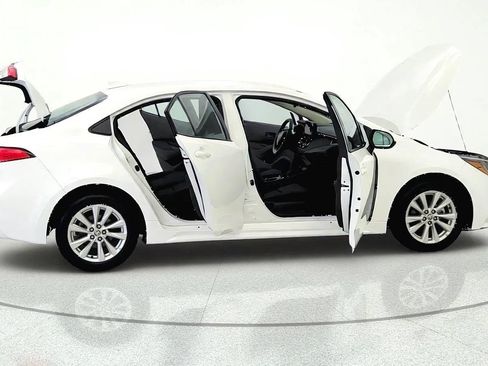Used 2024 Toyota Corolla LE w/ LE Convenience Package FWD image 12