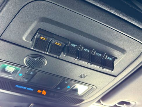 Used 2021 Ford Bronco Black Diamond image 31