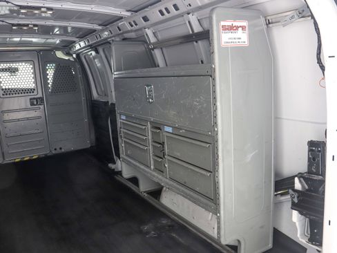 Used 2021 Chevrolet Express 2500 Extended RWD image 13