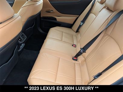 Used 2023 Lexus ES 300h w/ Accessory Package (Z2)