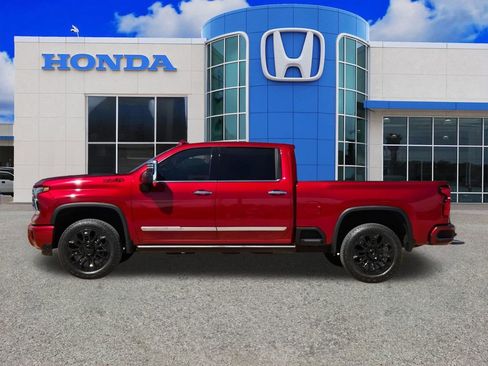 Used 2025 Chevrolet Silverado 2500 High Country w/ High Country Premium Package AWD/4WD image 7
