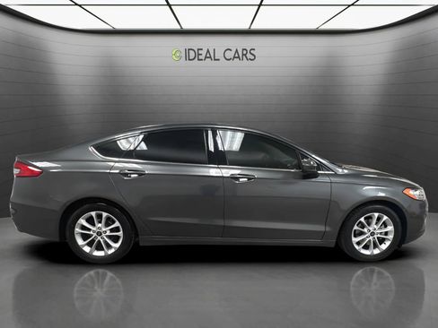 Used 2020 Ford Fusion SE FWD image 4