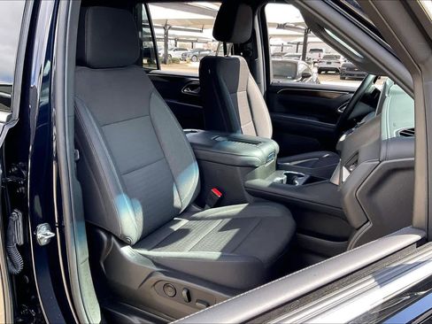 Used 2024 GMC Yukon SLE image 9