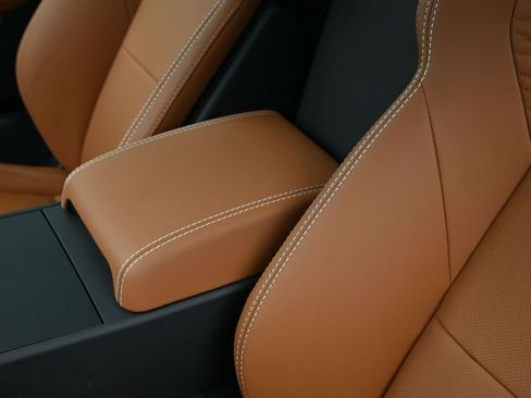 Used 2024 Jaguar F-TYPE R AWD/4WD image 17