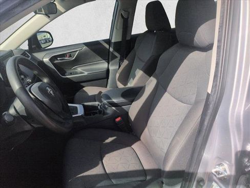 Used 2022 Toyota RAV4 XLE w/ Convenience Package image 17