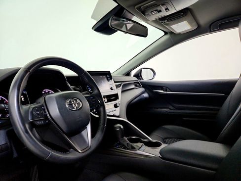 Used 2024 Toyota Camry SE image 8