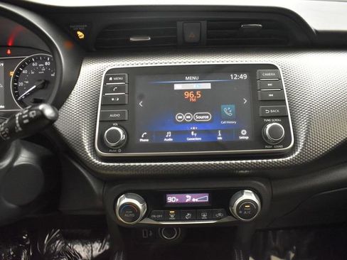 Used 2019 Nissan Kicks SV FWD image 11