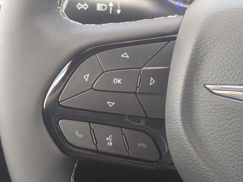 New 2026 Chrysler Pacifica Select image 12