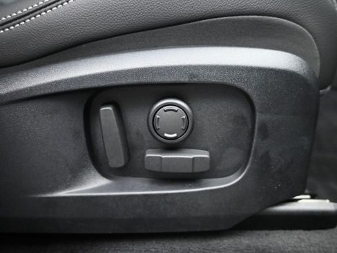 Certified 2026 Jaguar F-PACE R-Dynamic S image 12