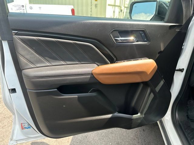 Used 2024 GMC Canyon AT4 w/ Canyon Safety Plus Package AWD/4WD image 19