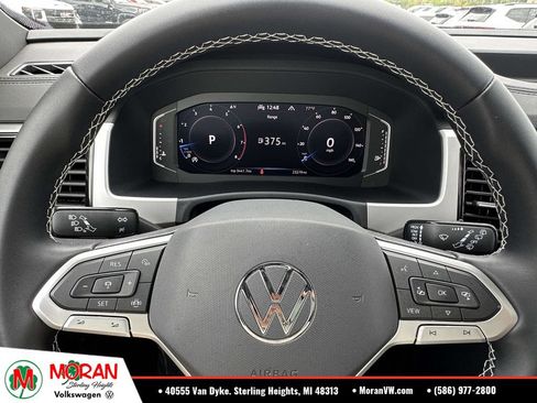 Certified 2023 Volkswagen Atlas Cross Sport SE w/ Panoramic Sunroof Package AWD/4WD image 22