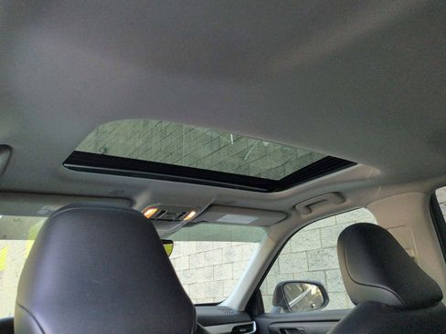 Used 2023 Toyota Highlander XLE image 23