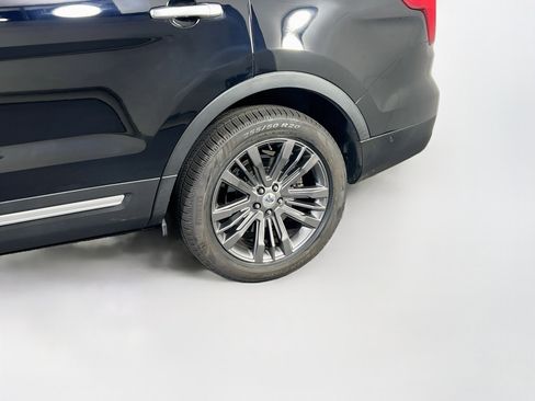 Used 2017 Ford Explorer Platinum AWD/4WD image 32