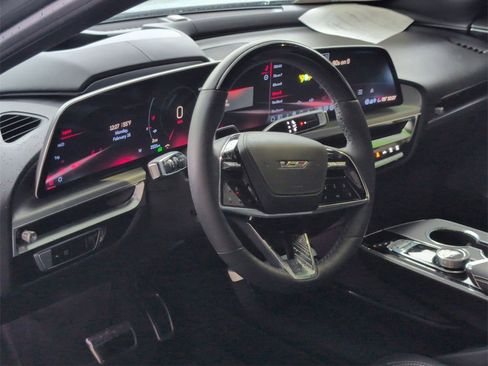 Used 2026 Cadillac Lyriq V image 8