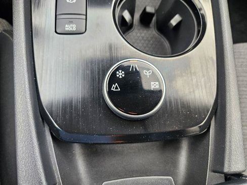 Used 2023 Nissan Rogue SV AWD/4WD image 24
