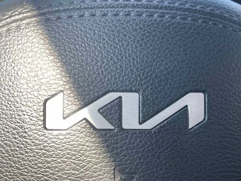 Used 2025 Kia Telluride S FWD image 35
