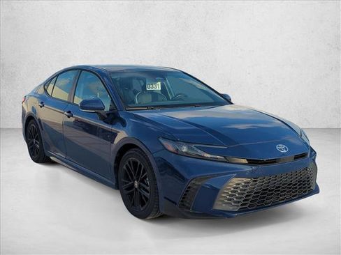 Certified 2025 Toyota Camry SE w/ Convenience Package FWD image 3