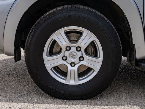 Used 2017 Toyota Sequoia SR5 w/ Premium Package RWD image 34