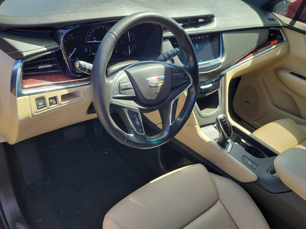 Used 2019 Cadillac XT5 Luxury FWD image 14