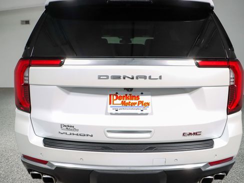 Used 2025 GMC Yukon Denali image 8