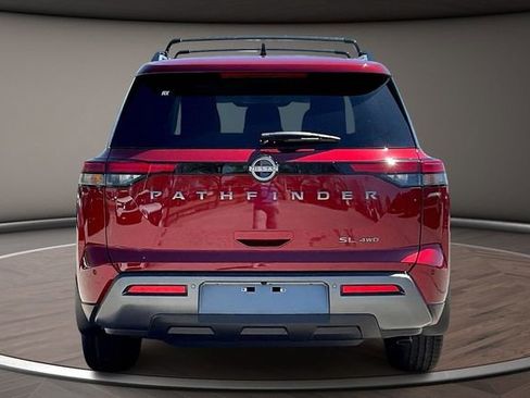 New 2026 Nissan Pathfinder SL image 4