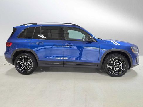 New 2026 Mercedes-Benz GLB 250 4MATIC image 2