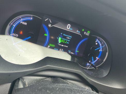 Used 2023 Toyota RAV4 SE image 14