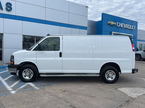 Used 2024 Chevrolet Express 2500 w/ Driver Convenience Package image 8