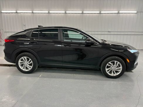 Used 2025 Buick Envista Preferred w/ Convenience I Package FWD image 7