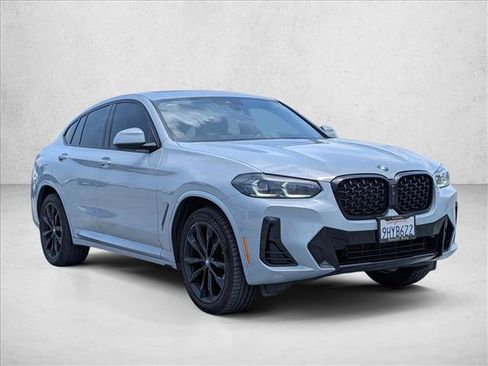Used 2024 BMW X4 xDrive30i w/ Premium Package AWD/4WD image 3