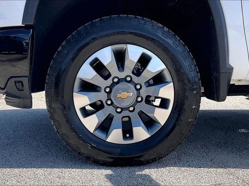 Used 2025 Chevrolet Silverado 2500 Custom w/ Custom Value Package AWD/4WD image 35