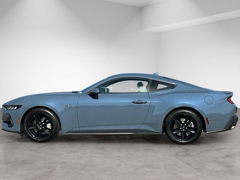 Used 2024 Ford Mustang GT RWD image 3