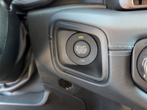 Used 2024 Jeep Wrangler Rubicon image 25