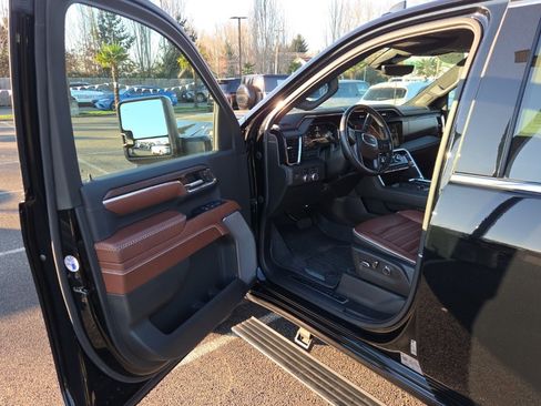 Used 2024 GMC Sierra 3500 Denali Ultimate image 10