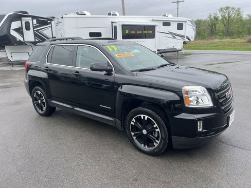 Used 2017 GMC Terrain SLT w/ Open Road Package FWD image 2