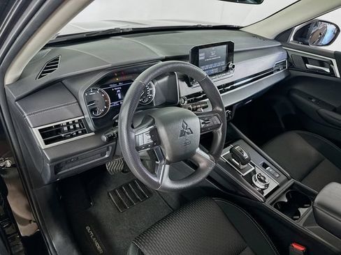 Used 2023 Mitsubishi Outlander ES AWD/4WD image 21