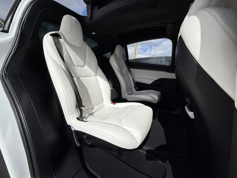 Used 2023 Tesla Model X Standard Range image 15