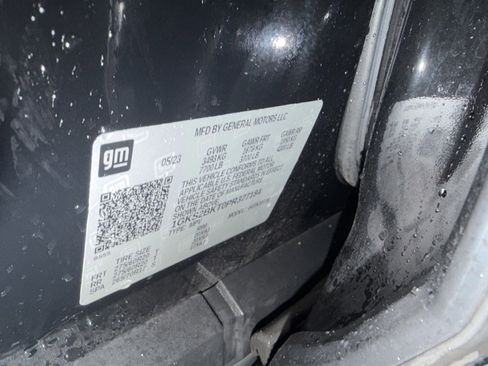 Used 2023 GMC Yukon SLT w/ SLT Premium Package image 38