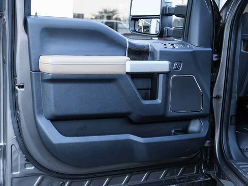 Used 2022 Ford F250 Lariat w/ Lariat Value Package AWD/4WD image 36