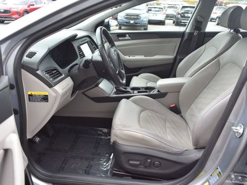 Used 2017 Hyundai Sonata Sport w/ Value Edition Package 02 FWD image 16