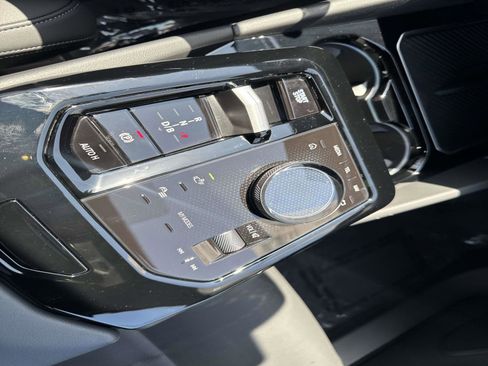 Used 2024 BMW i5 eDrive40i w/ M Sport Package image 28