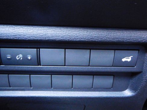 New 2025 Mitsubishi Outlander SE image 14