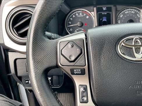 Used 2021 Toyota Tacoma SR5 w/ Trail Edition image 20