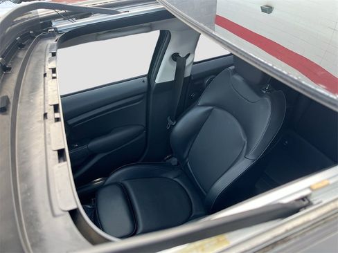 Used 2017 MINI Cooper 4-Door Hardtop image 22